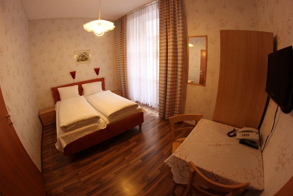 Hotel Pension Arpi Wien Eksteriør billede